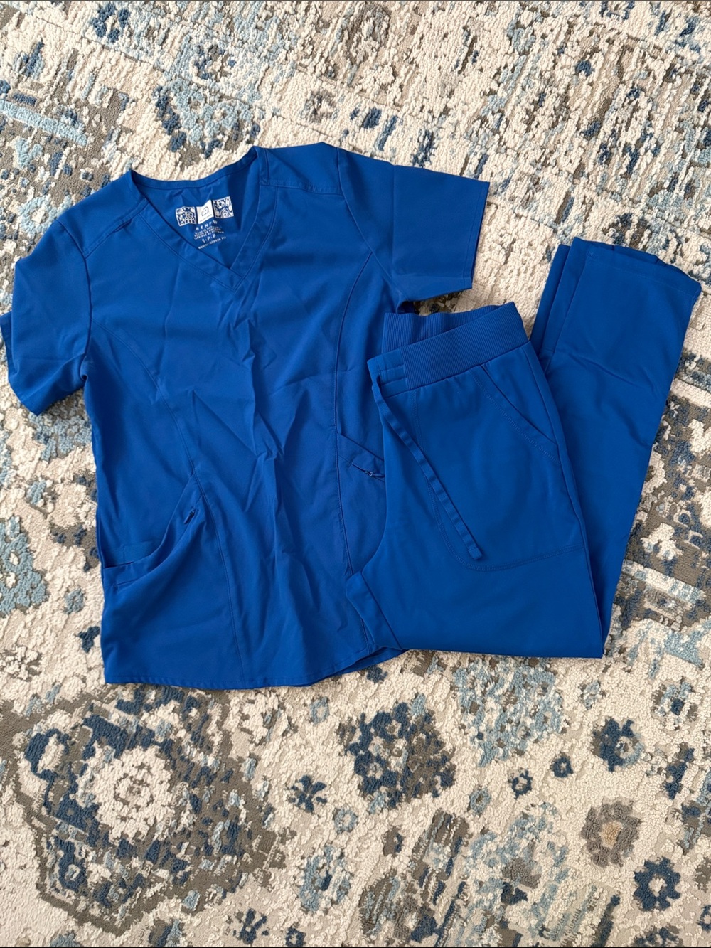 WonderWink Royal Blue V‑Neck Scrub Top with Elastic Waist Joggers